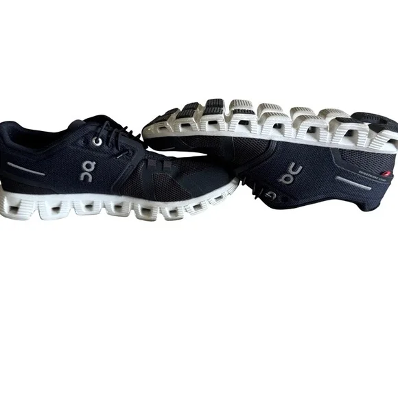 On Running Cloud 5 Sneakers Black White Women's 8 Swiss Engineering - Picture 4 of 9